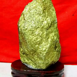 天然金礦石原石擺件 融合自然之韻與風(fēng)水之道的藝術(shù)珍品